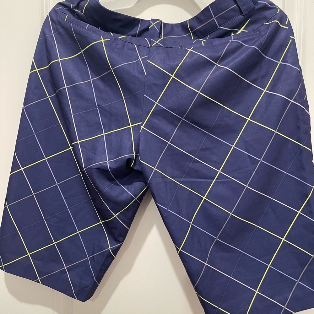 Nike golf Navy and Lime Checkered Men's Athletic Shorts - Picture 4 of 7